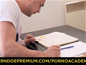 porno ACADEMIE - Tina Kay gets double penetration in super-hot school hump